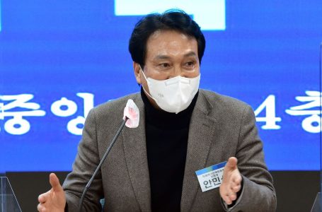與 안민석 “광주에 더 큰 쇼핑몰 있다” 발언 논란