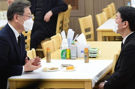 安이 단일화 깨자, 李 “묻지마 정권교체 넘어서자” 직접 구애