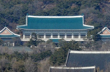 文정부, MB·朴정부 장·차관에 훈장 수여 안한다