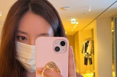 '황의조와 결별' 효민, 일로 달래는 외로움…슬픔은 굿바이!