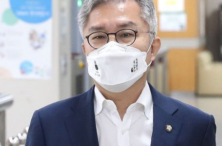 민주당 윤리심판원, 20일 ‘짤짤이 논란’ 최강욱 징계 논의