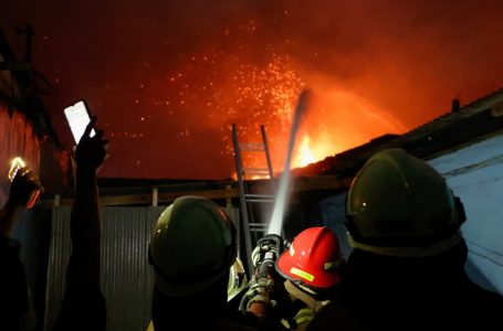 인도네시아 기름 저장시설 화재…최소 17명 사망