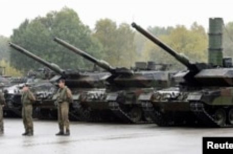 레오파르트2 탱크 10대 추가 지원, 우크라이나 전차 중대 구성 가능…러시아 '포로 처형' 영상 파문