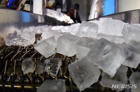 “더운날 뼛속까지 시린 찬물 한잔”…건강에 나쁜 이유는?｜동아일보