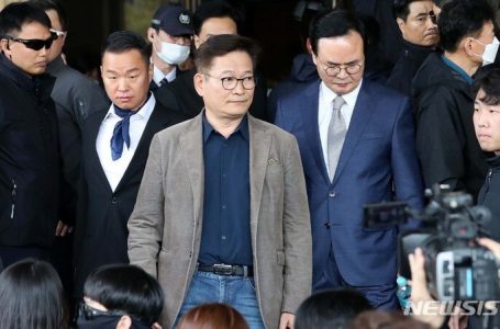 송영길, 7일 2차 자진출석 검토…검찰 “조사 계획 없다”｜동아일보