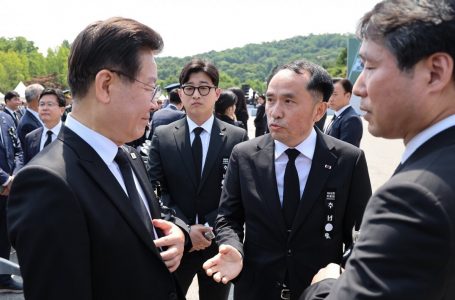 권칠승 만난 前천안함장 “한대 치고 싶었다… 이재명 사과 요구”｜동아일보