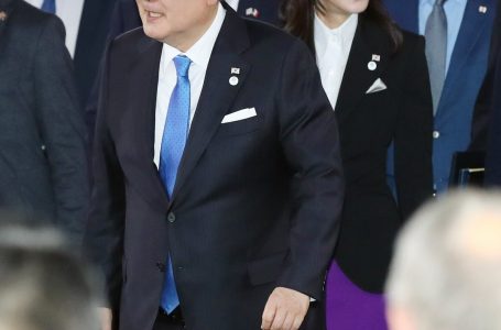 韓주최 엑스포 리셉션, 예상의 2배 참석… 尹, 회원국 일일이 설득｜동아일보