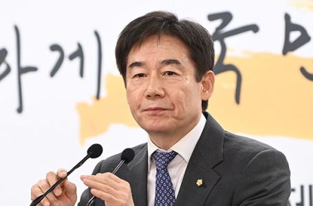 與이용호 “‘5인회’ 발언 취소…사려 깊지 못해 죄송”