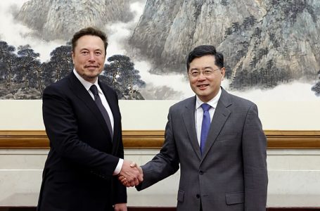 중국 관영 매체 “머스크가 바이든보다 낫다”