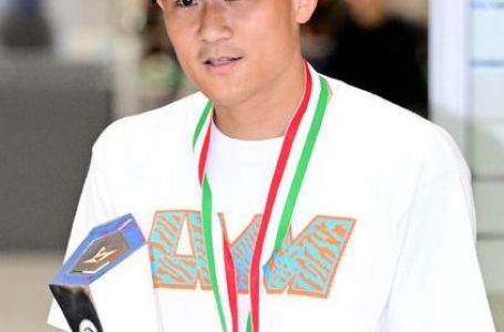 伊 언론도 일제히 관심, "우승 메달 + 트로피 안고 귀국한 김민재, 무조건 떠날거야"