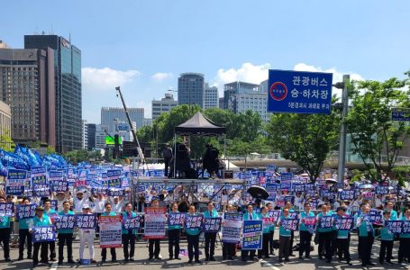 폭염 뚫고 운집한 15만 성도 “우리가 거룩한 방파제” : 사회 : 종교신문 1위 크리스천투데이