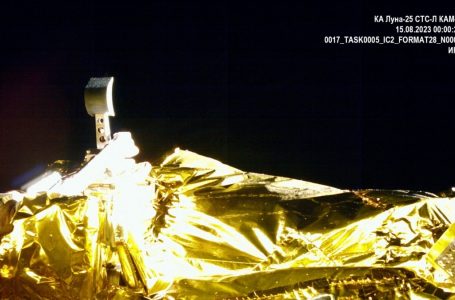 러 달 탐사선 루나-25호, 제어 불능 뒤 달 표면 충돌