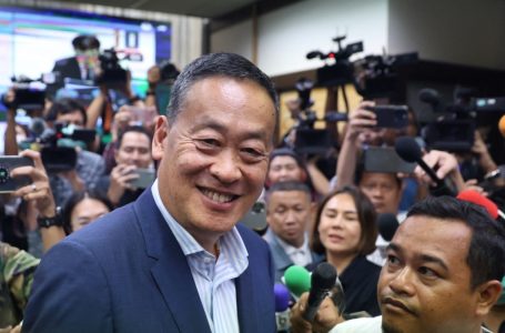태국 새 총리에 탁신계 정당 소속 세타 타위신 선출…탁신, 15년 만에 귀국