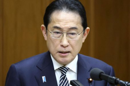 일본 기시다 총리 “비자금 스캔들 사과”
