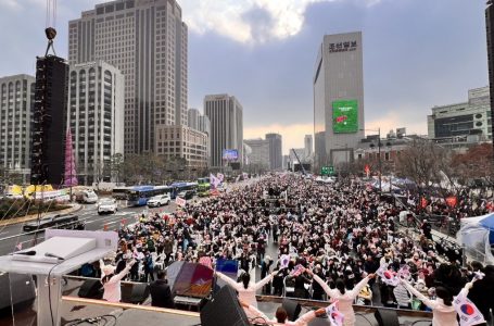 보수단체, 광화문서 국민혁명 대회…“尹 직무복귀에 최선”