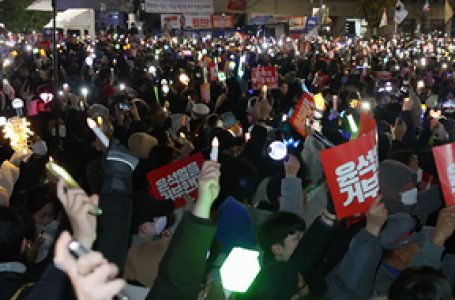 분노한 기독인들 “윤석열 대통령 탄핵하고 체포하라” < 교계일반 < 교계 < 기사본문