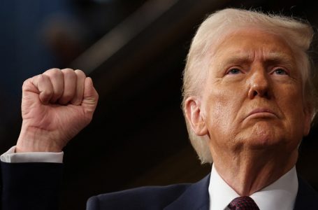 트럼프 “평화 협상∙광물협정 준비됐다는 젤렌스키 서한 받아”