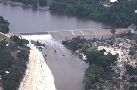 美 텍사스주 폭우, 기독교 수련회 참가자 10여 명 여전히 실종 상태 : 국제 : 종교신문 1위 크리스천투데이