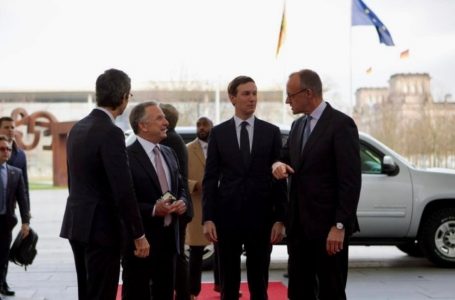 미국 “러·우크라·유럽과 우크라 전쟁 종식 논의…회담 생산적”